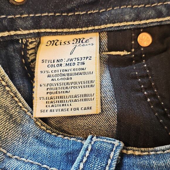 Miss Me Medium Blue Signature Capri Embellished Rhinestones Jeans Size 25 - Picture 4 of 5